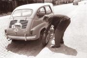 Menjava_kolesa_na_avtomobilu_1961.thumb.jpg.4b0d049f0829e6878503c0d6fdbecacc.jpg